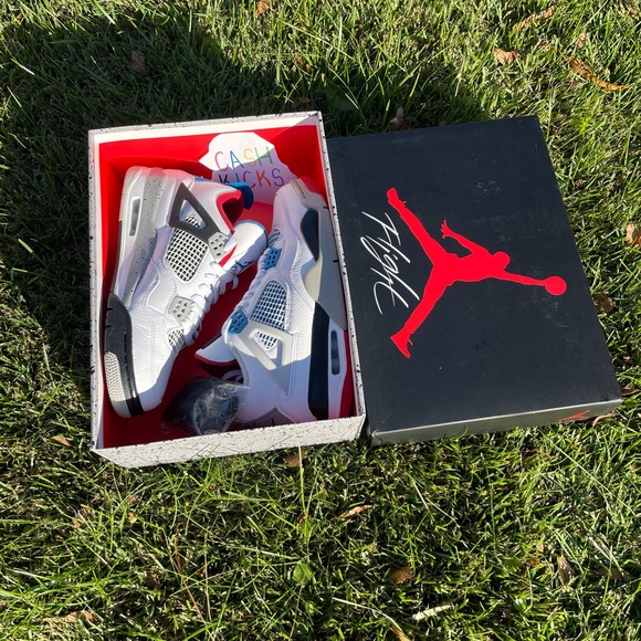 Jordan 4 “What the 4’s” Men’s Size 9